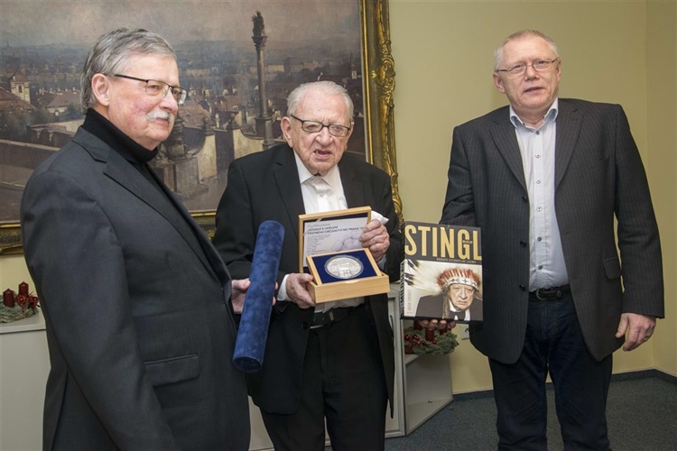 Praha 10 ocenila náčelníka indiánského kmene Kikapů