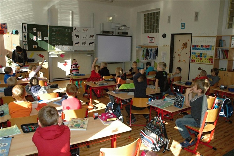 Peníze z hazardu budou v Praze 10 pomáhat školákům