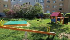 MČ Praha 10 revitalizuje dětská hřiště, do rekonstrukcí už...