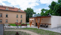 Domov pro seniory Vršovický zámeček má nové atrium, místo...